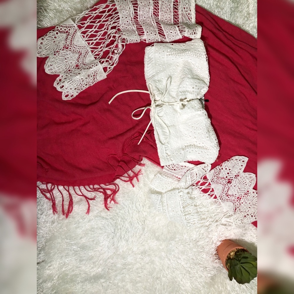 Lace Bell Sleeve Crop Top - Picture 3 of 8
